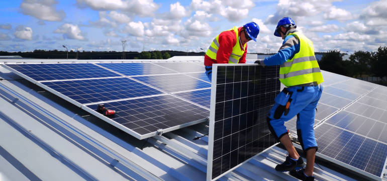 Fotowoltaika na dachu - jak się przygotować i co warto wiedzieć?