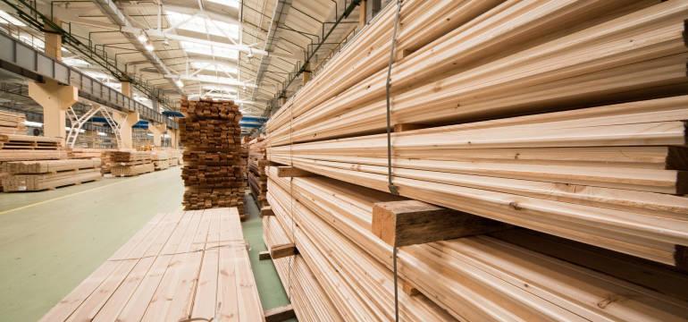 Dlaczego warto kupować drewno prosto z tartaku Unidrew Bartłomiej Chochorowski?