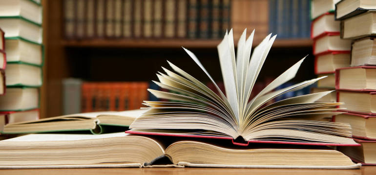 Wybór książek naukowych na studia