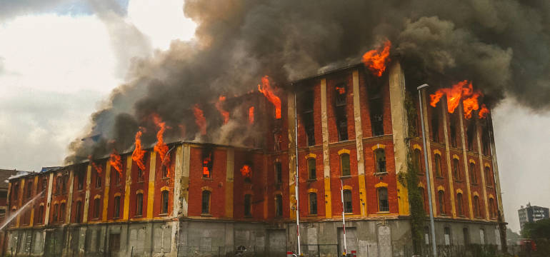 Szkody pożarowe – jak uzyskać odszkodowanie?
