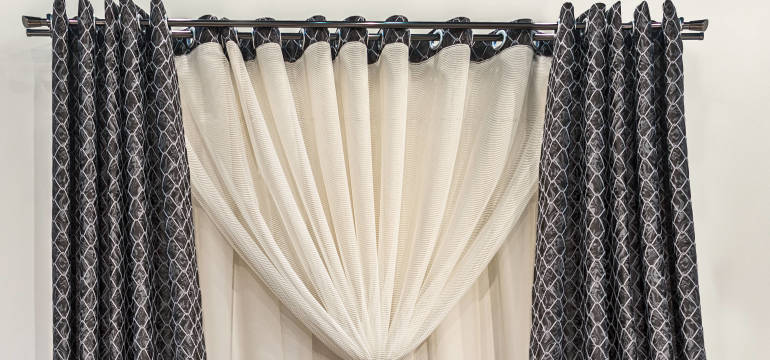 Dlaczego warto kupować firany na miarę?