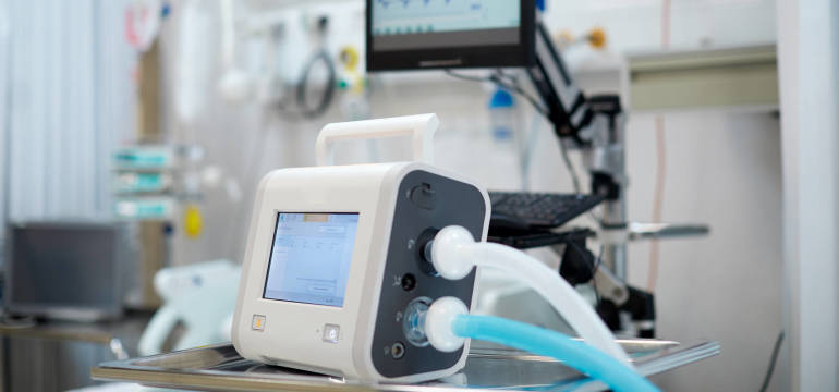 Wyposażenie szpitali w sprzęt medyczny przez firmę Klastmed