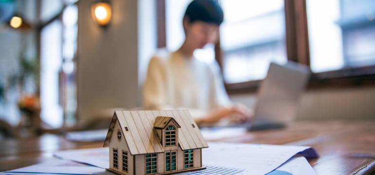 Czym jest zasiedzenie nieruchomości i kiedy do niego dochodzi?