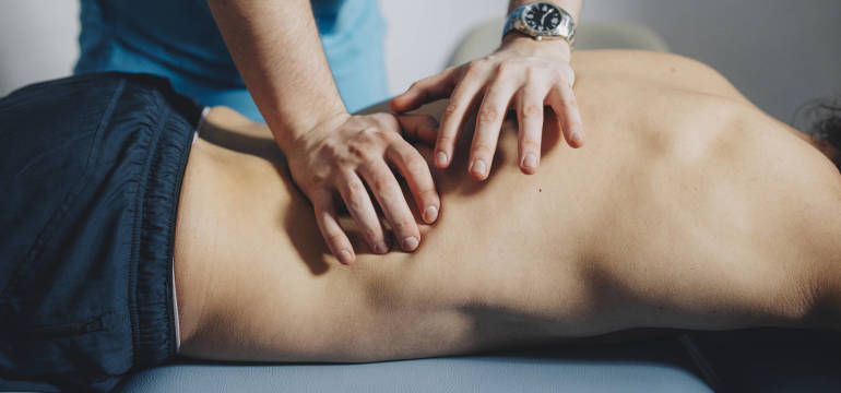 Kiedy warto zdecydować się na mobilną rehabilitację? Zdradza fizjoterapeuta Kamil Gołda Goldfit fizjoterpia
