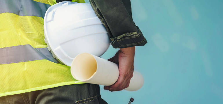 Czym zajmuje się inspektor nadzoru budowlanego Marek Kowalski?