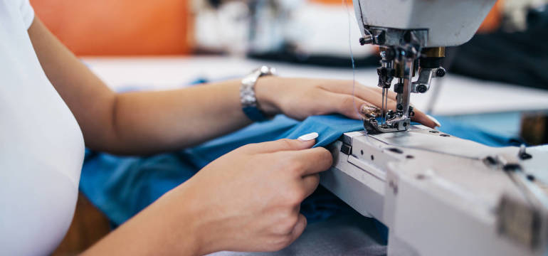 Dlaczego warto skorzystać z usług salonu krawieckiego Hamar Marta Cieplińska?