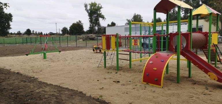 Dlaczego warto dzieciom urządzić plac zabaw z pomocą firmy Wesoły Plac Zabaw?