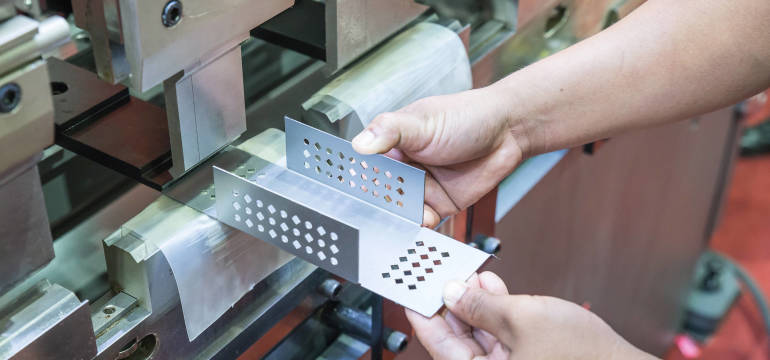 Kompleksowa obróbka blach z firmą Pawspaw