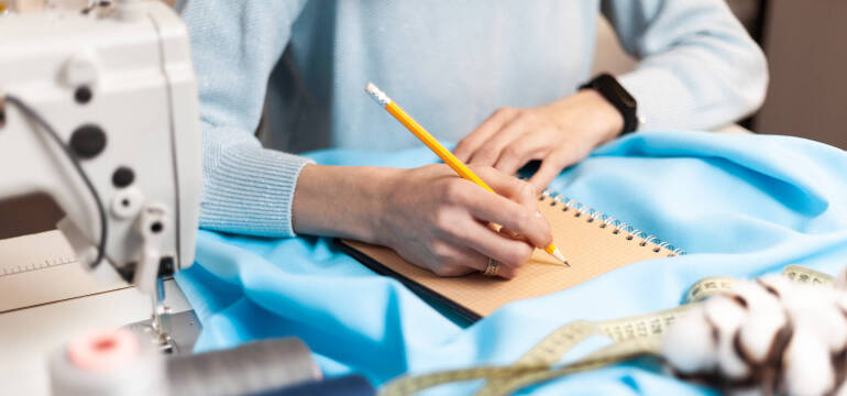  Profesjonalne przeróbki krawieckie – z wizytą w atelier Barbary Walczak