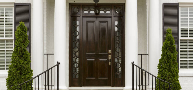 Jak wybrać drzwi wejściowe do domu? – PPHU Rejan 