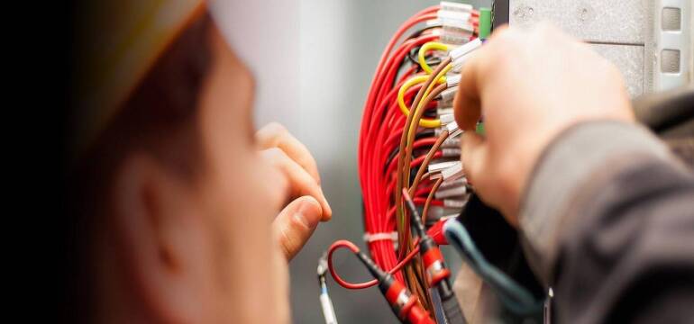 Usługi elektryczne, pomiary i dokumentacja w wykonaniu Pawła Fraszewskiego