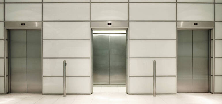 Konserwacja wind osobowych – jak wykonuje ją SUAiD?