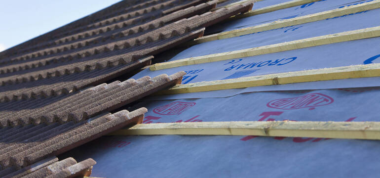 Wymiana lub naprawa dachu z zakładem dekarskim Bauman