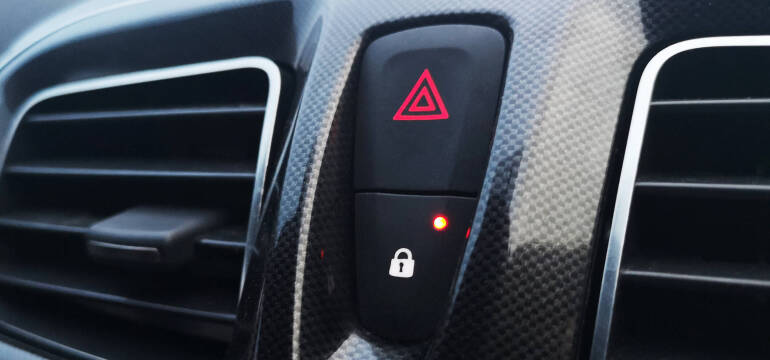  Awaryjne uruchamianie samochodu z firmą Auto Zamki