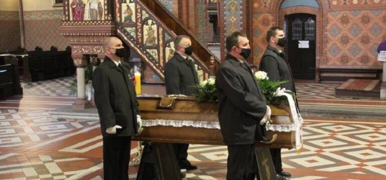 Organizacja ceremonii pogrzebowej z Zakładem Pogrzebowym Gebauer z Rusy Śląskiej