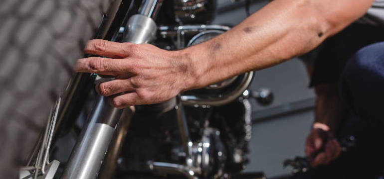 Czym zajmie się profesjonalny serwis motocykli i skuterów?