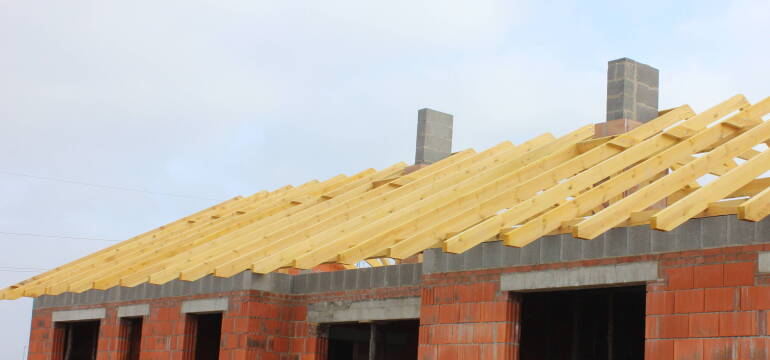 Prefabrykowane konstrukcje drewniane – przyszłość budownictwa? Grupa Burkietowicz