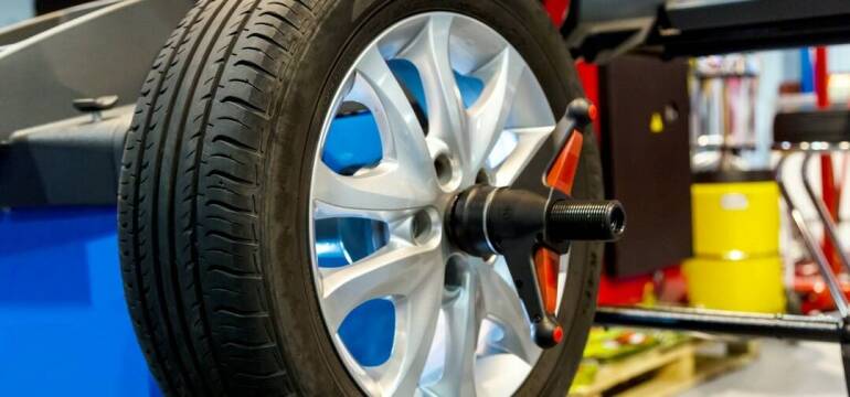 Czym jest wyważanie kół i kiedy należy je przeprowadzić? Poradnik Auto Serwis Mechanika-Wulkanizacja
