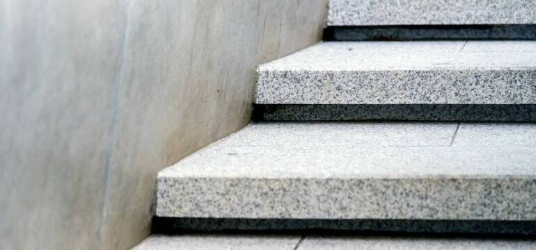 Jak wykonać schody z kostki brukowej?