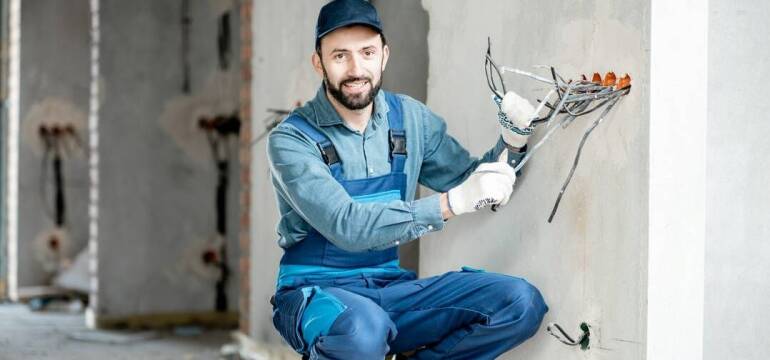 O czym należy pamiętać w związku z domową instalacją elektryczną? Poradnik Duchnet