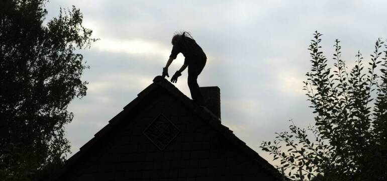 Ławy kominiarskie i stopnie kominiarskie - bezpieczne rozwiązania z produktami firmy Ziemowit II