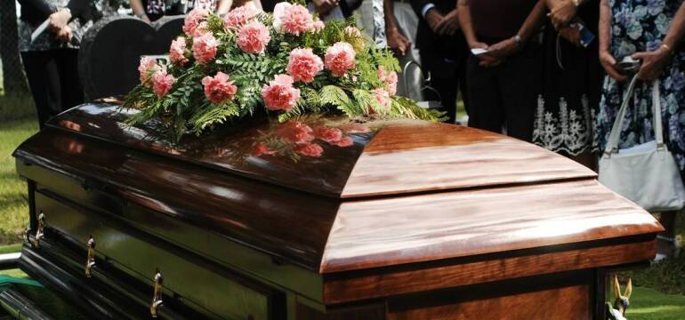 Całodobowy dom pogrzebowy Cerber: jak zorganizować pochówek bliskiej osoby?
