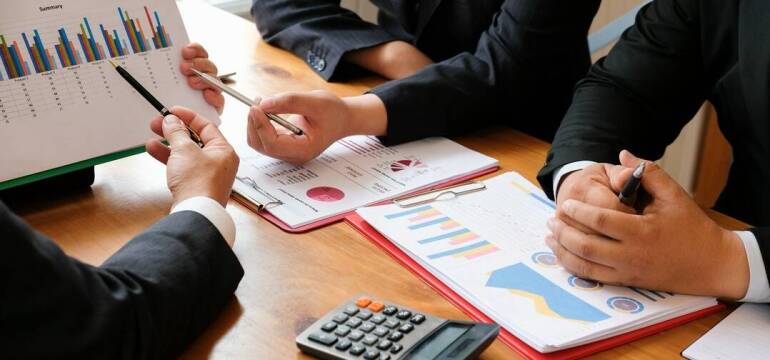 Doradztwo finansowe i administracyjne dla przedsiębiorstw z biurem rachunkowym Profi Care - dlaczego warto skorzystać?