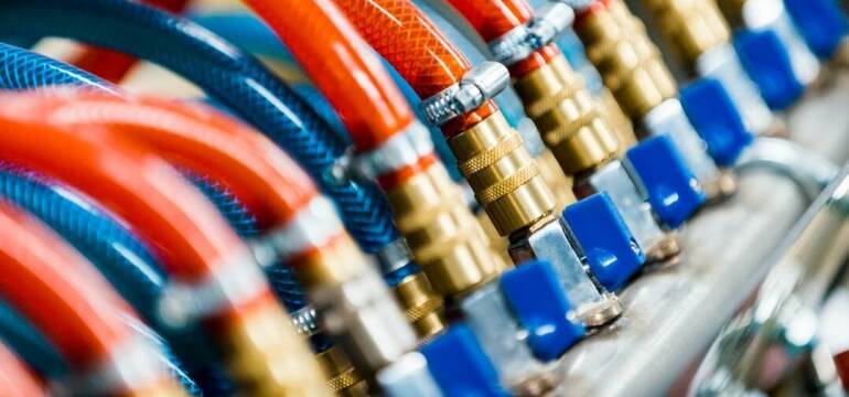 Jaka firma zaopatrzy nas w przewody hydrauliczne? Poznaj ofertę firmy Cinmar