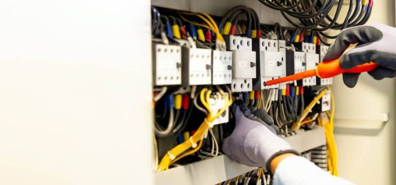 ELFOX Usługi Elektryczne: Dlaczego warto zainwestować w modernizację instalacji elektrycznej?