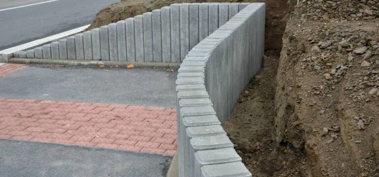 Betonowe elementy drogowe - rodzaje i zastosowanie w infrastrukturze miejskiej