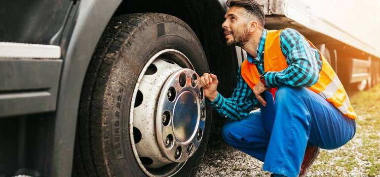 Jak naprawa opon wpływa na jazdę samochodem ciężarowym? Auto-Zaremba