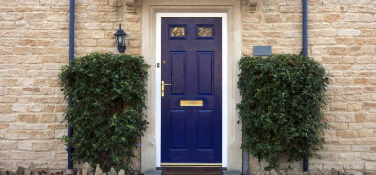 Jakie drzwi zewnętrzne wybrać- stalowe czy drewniane?