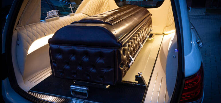 Ekskluzywne trumny Sapah – jakie mają cechy i dlaczego warto je wybrać?