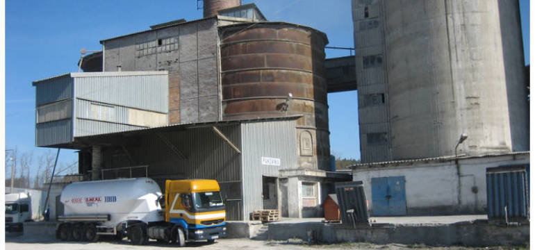 Jakie zastosowanie ma cement portlandzki popiołowy?