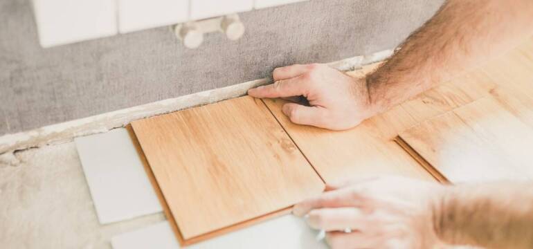 Wybór paneli do remontu domu – kluczowe aspekty