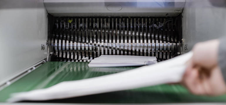 Jak należy niszczyć dokumenty zawierające dane poufne?