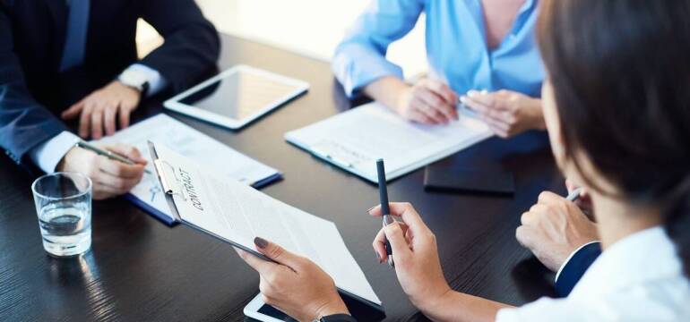 Ubezpieczenia szkoleń – klucz do bezpieczeństwa firm