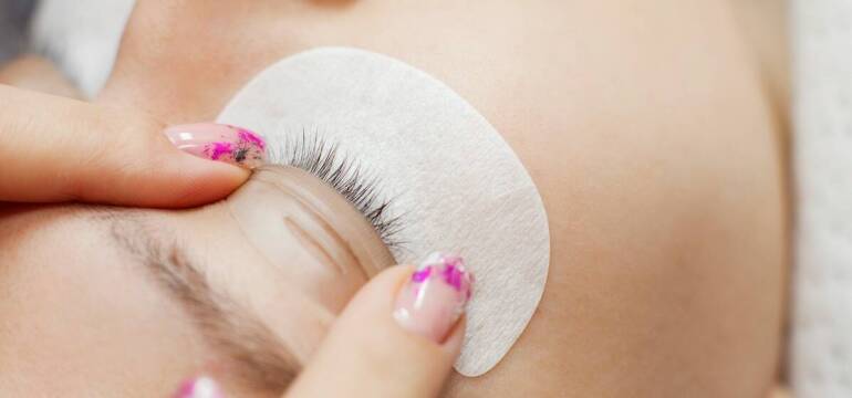 Rzęsy klasyczne – naturalny efekt z Muse Olga Leś