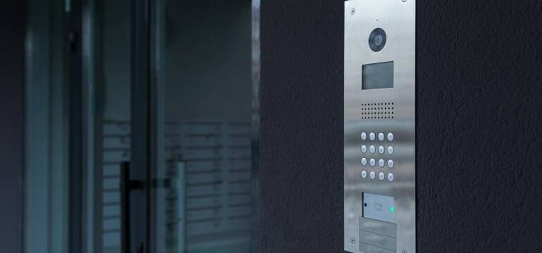 Domofony analogowe a cyfrowe – porównanie i wybór