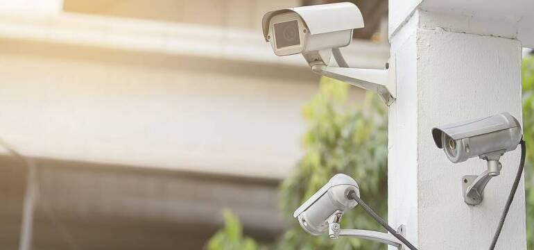 Kamery do monitoringu – wybór i innowacyjne funkcje