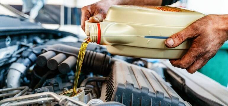 Wymiana oleju silnikowego - klucz do długowieczności silnika