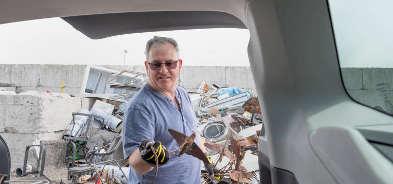 Dlaczego opłaca się kupować części samochodowe z recyklingu?