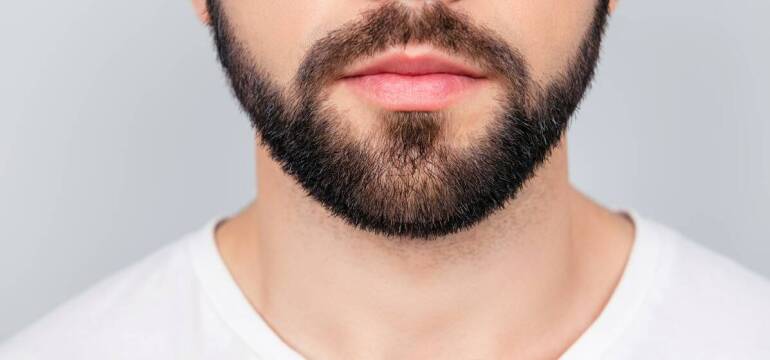 Przeszczep włosów na brodę – proces gojenia i efekty