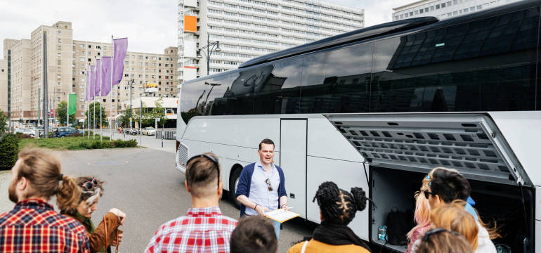 Jak prowadzić firmę przewozu osób i wynajmu autokarów?