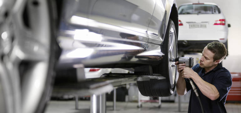 Uszkodzenie koła po kolizji - co należy zrobić?