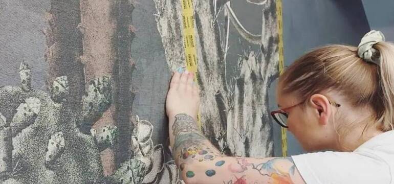 Akustyka wnętrz z tapetami flizelinowymi - Pani Tapetka