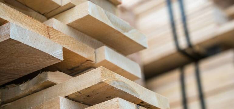Suszenie drewna w komorze – klucz do jakości materiału