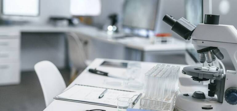 Wagi analityczne – precyzyjne urządzenia dla laboratoriów