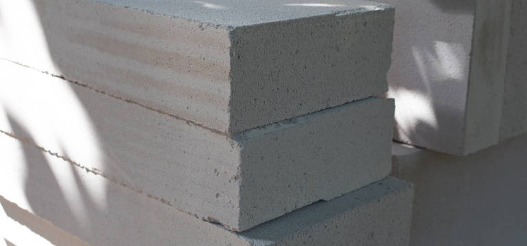 Z czego się składa i czym się charakteryzuje beton lekki?