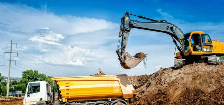 Wywrotki w transporcie materiałów sypkich – Grzegorz Adamczyk